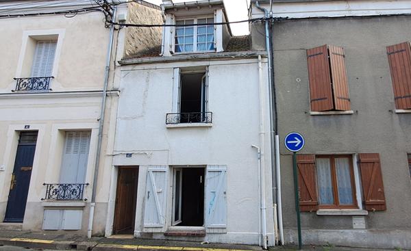 Maison à vendre à Étampes - 3 pièces avec terrasse et cave
