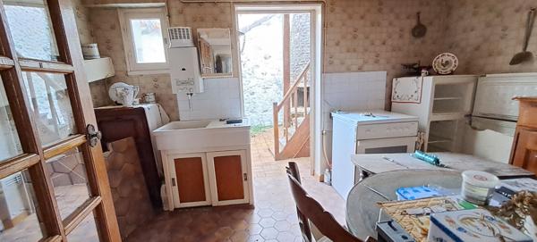 Maison à vendre à Étampes - 3 pièces avec terrasse et cave