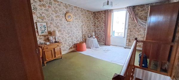 Maison à vendre à Étampes - 3 pièces avec terrasse et cave