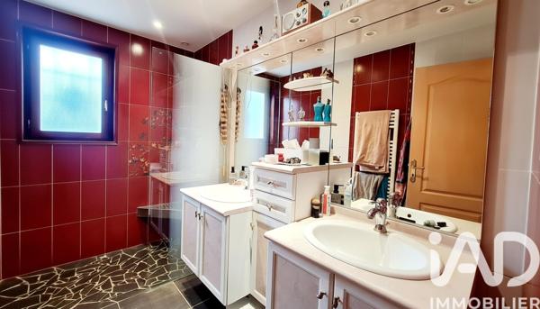 Maison à vendre 4 pièces 98 m² Saint-Genest-Lerpt