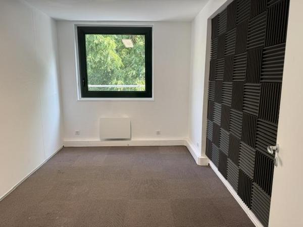 Location Bureau 149 77185 Lognes 831733