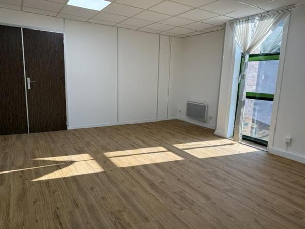 Location Bureau 149 77185 Lognes 831733