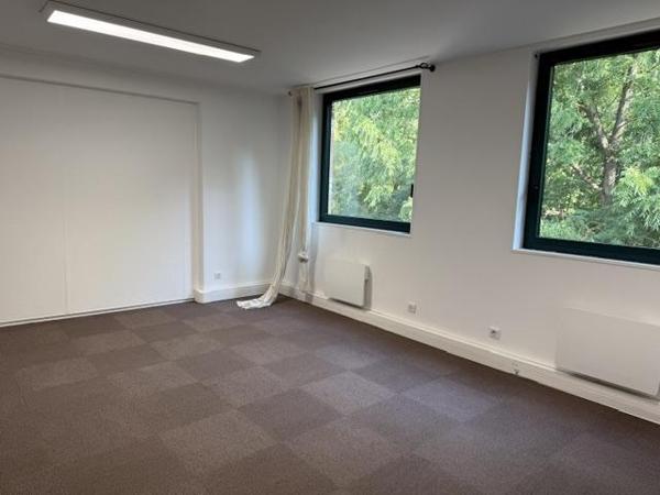 Location Bureau 149 77185 Lognes 831733