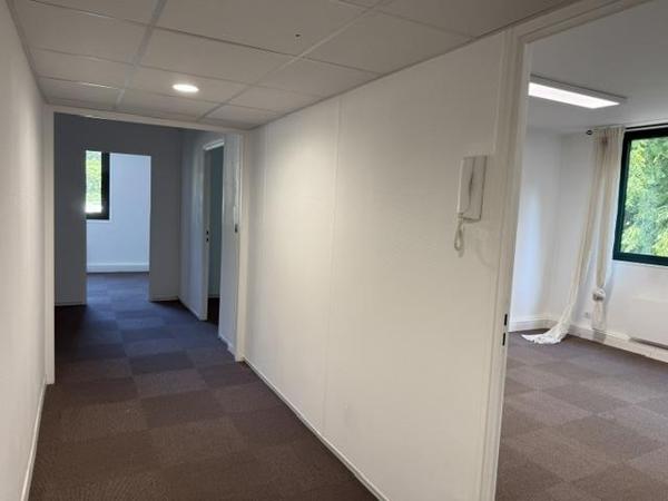 Location Bureau 149 77185 Lognes 831733