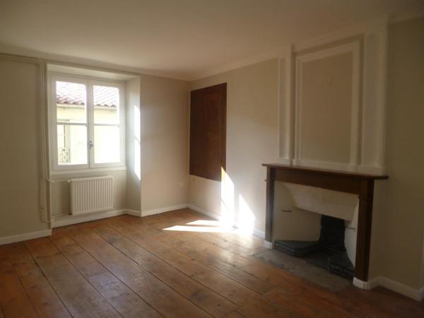 F3 3e étage proche de la cathédrale