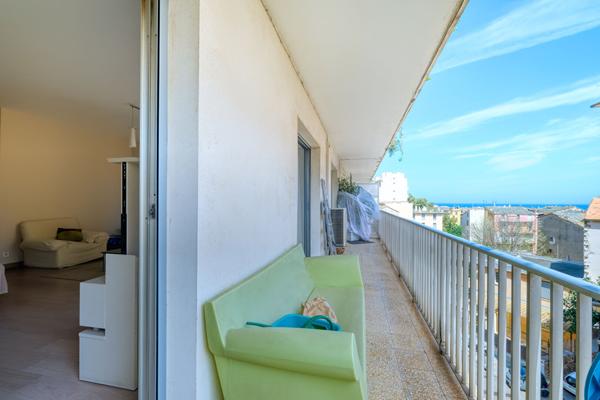 Vente Appartement 4 pièces avec garage Bastia Centre