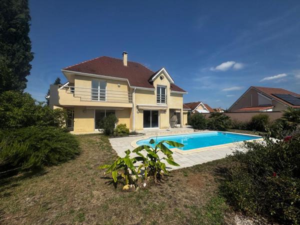 Maison Idron 7 pièce(s) 197 m2 environ