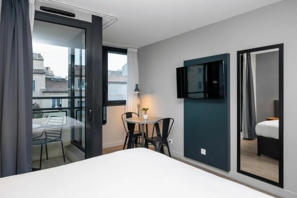Dpt Bouches du Rhône (13), à vendre MARSEILLE 1ER ARRONDISSEMENT appartement T1 en LMNP