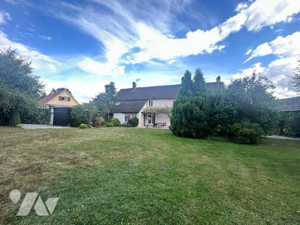 A VENDRE maison de caractère à MESNIL-ESNARD (76240), ancien relais de poste authentique, entiè...