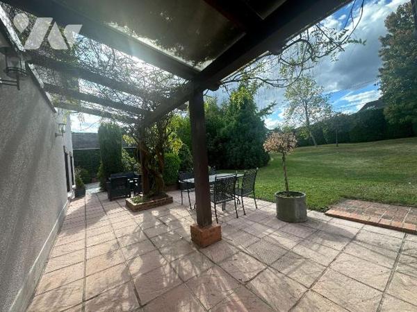 A VENDRE maison de caractère à MESNIL-ESNARD (76240), ancien relais de poste authentique, entiè...