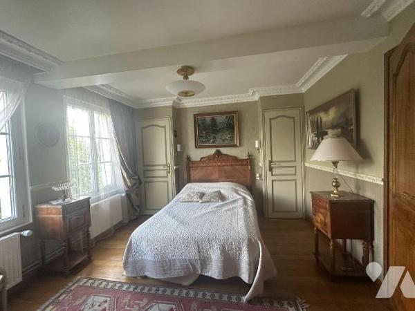 A VENDRE maison de caractère à MESNIL-ESNARD (76240), ancien relais de poste authentique, entiè...