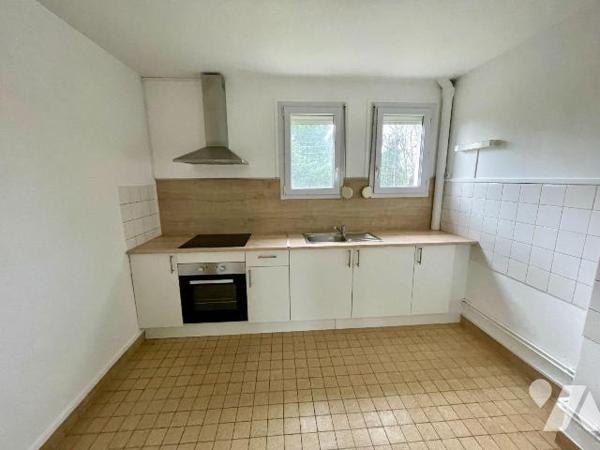 IMMEUBLE DE RAPPORT 
A VENDRE, à RETHEL, Axe entre REIMS et CHARLEVILLE-MEZIERES, gare (à 1h15...