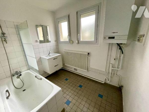 IMMEUBLE DE RAPPORT 
A VENDRE, à RETHEL, Axe entre REIMS et CHARLEVILLE-MEZIERES, gare (à 1h15...