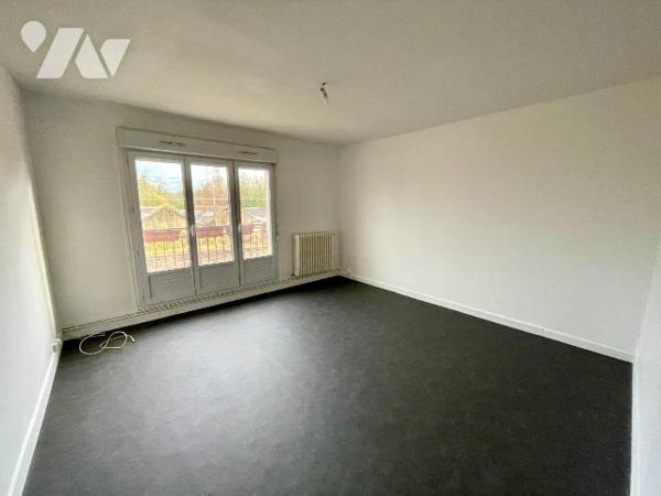 IMMEUBLE DE RAPPORT 
A VENDRE, à RETHEL, Axe entre REIMS et CHARLEVILLE-MEZIERES, gare (à 1h15...