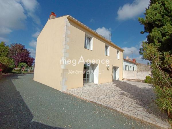Maison à NALLIERS, 85370 - 7 pièces 194m²