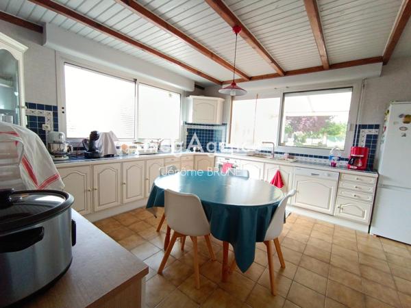 Maison à NALLIERS, 85370 - 7 pièces 194m²