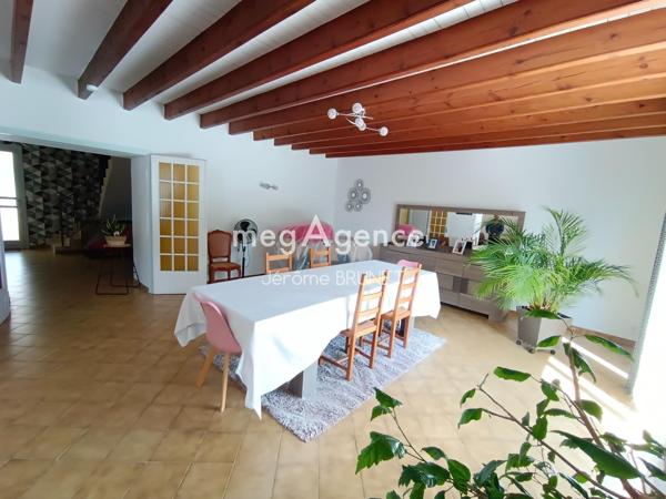 Maison à NALLIERS, 85370 - 7 pièces 194m²