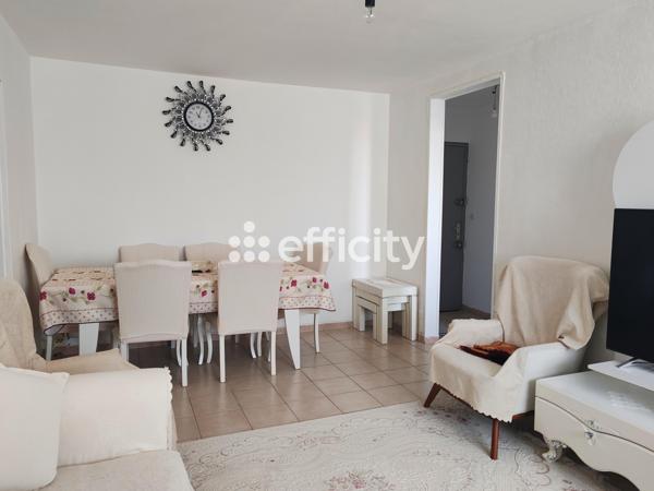 Appartement
         3 pièces
        - 63 m² 52 000 € *