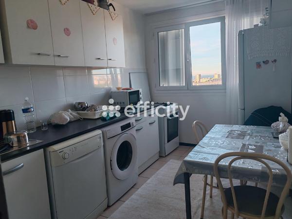 Appartement
         3 pièces
        - 63 m² 52 000 € *