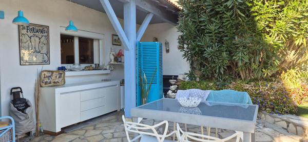 Entre le bleu de l'océan, voiles d'ombrage et élégance à Royan