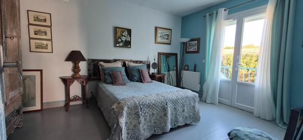 Entre le bleu de l'océan, voiles d'ombrage et élégance à Royan