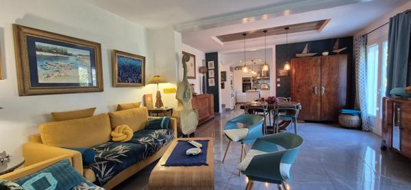 Entre le bleu de l'océan, voiles d'ombrage et élégance à Royan