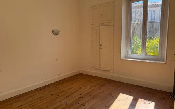 Maison à louer    3 pièces • 80 m2 Mazamet