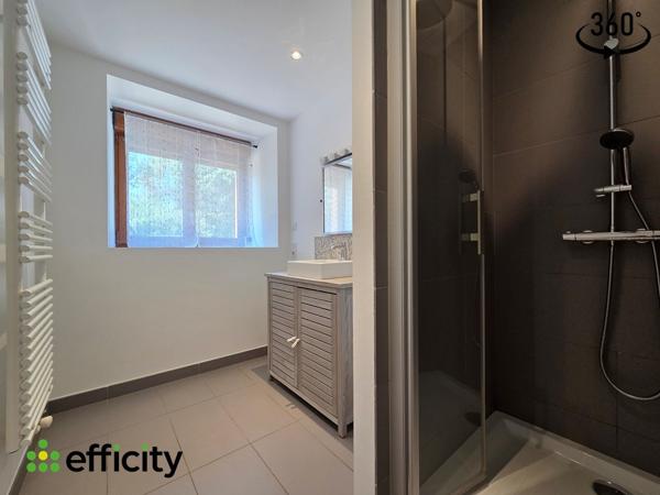 Maison
         7 pièces
        - 205 m² Exclusivité 699 950 € *