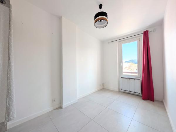 Aubagne (13400) Charmant T3 refait à neuf