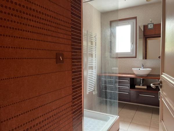 Maison Traditionnelle 130 m2 6 Chambres Terrain  772 m2