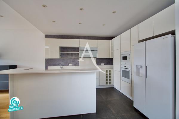 LATTES - VILLA CONTEMPORAINE - 2016 - 175 m² - 5 CHAMBRES - PISCINE TRADITIONNELLE - GARAGE - LOCAL À VÉLOS