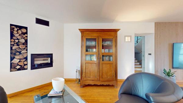 Ensemble immobilier maison d'habitation de prestige et bureaux