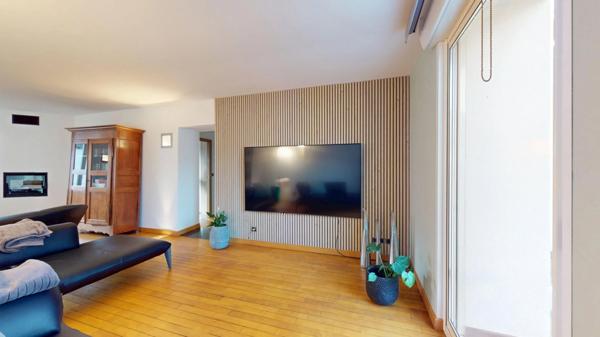 Ensemble immobilier maison d'habitation de prestige et bureaux