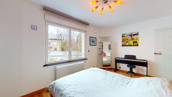 Ensemble immobilier maison d'habitation de prestige et bureaux