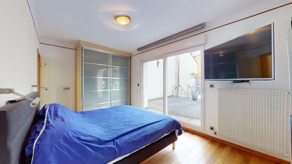 Ensemble immobilier maison d'habitation de prestige et bureaux