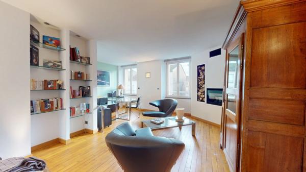 Ensemble immobilier maison d'habitation de prestige et bureaux