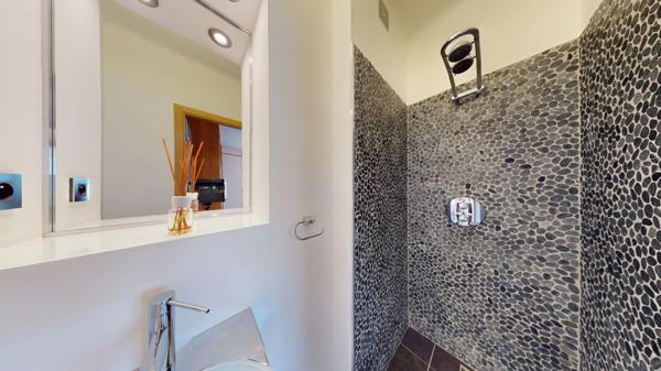 Ensemble immobilier maison d'habitation de prestige et bureaux