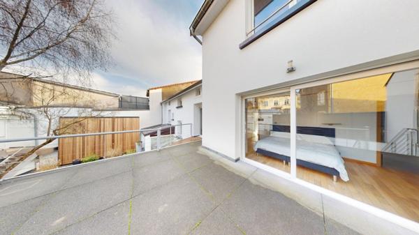 Ensemble immobilier maison d'habitation de prestige et bureaux