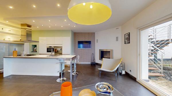 Ensemble immobilier maison d'habitation de prestige et bureaux