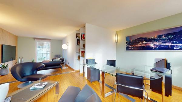 Ensemble immobilier maison d'habitation de prestige et bureaux