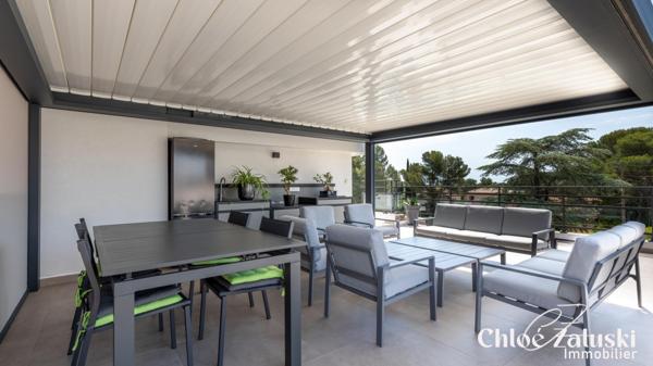 Appartement T3 en toit terrasse avec piscine