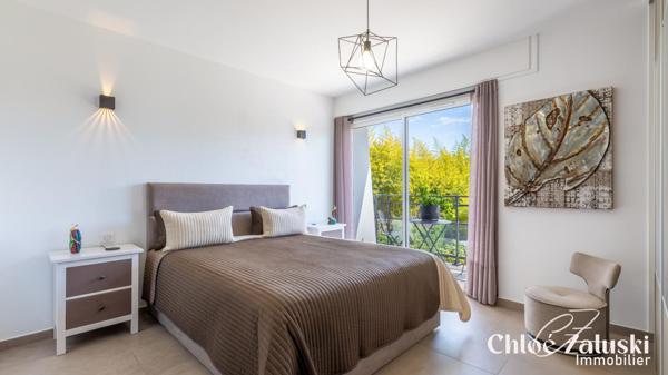 Appartement T3 en toit terrasse avec piscine