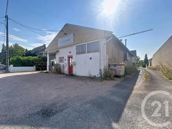 Immeuble à vendre  200 m 2   VARENNES SUR ALLIER  - 03