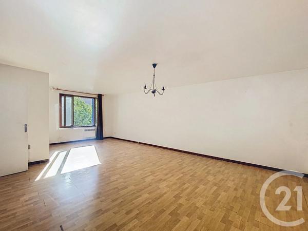 Immeuble à vendre  200 m 2   VARENNES SUR ALLIER  - 03