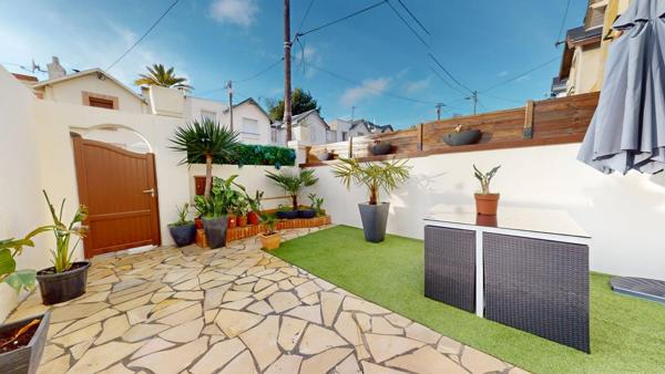 Maison de 82m² - 2 chambres possible 3 - Rond point 