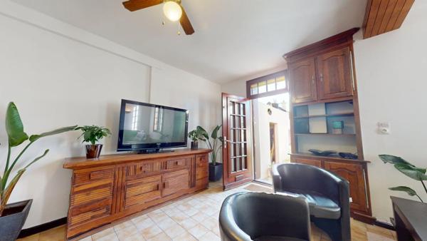 Maison de 82m² - 2 chambres possible 3 - Rond point 