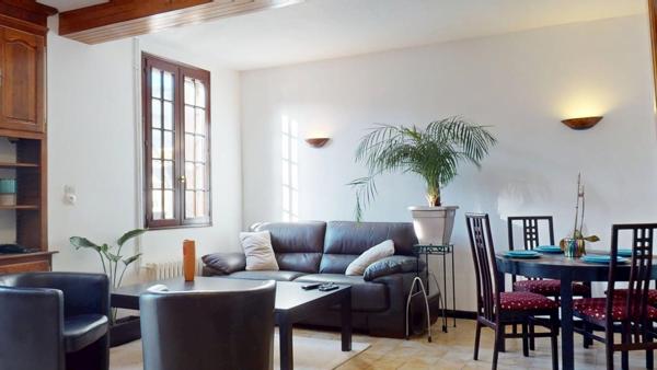 Maison de 82m² - 2 chambres possible 3 - Rond point 