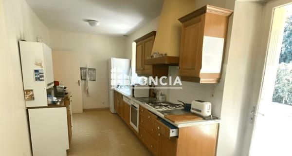 À vendre Maison 6 pièces 199 m² - Croutelle 86240