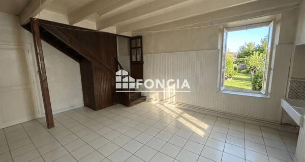 À vendre Maison 6 pièces 199 m² - Croutelle 86240