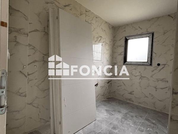 À vendre Maison 5 pièces 165.67 m² - Alixan 26300